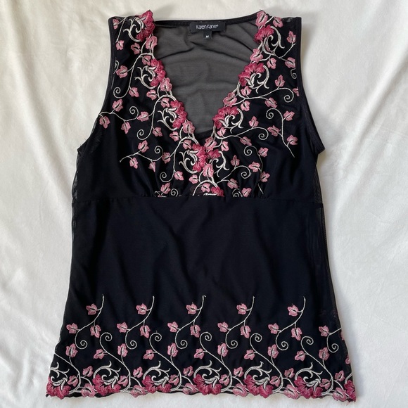 Karen Kane Tops - Karen Kane sleeveless top.